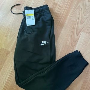 NWT NIKE Black Standard Fit Mid Rise Pants